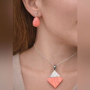 Pendant and earrings bundle